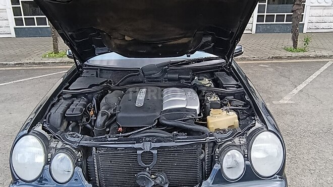 Mercedes E 220-7