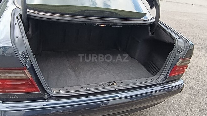 Mercedes E 220-8