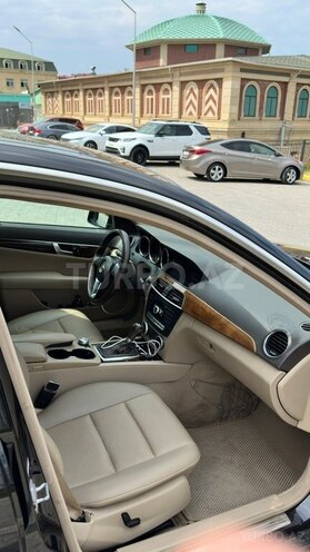 Mercedes C 250-10