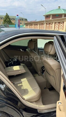 Mercedes C 250-11