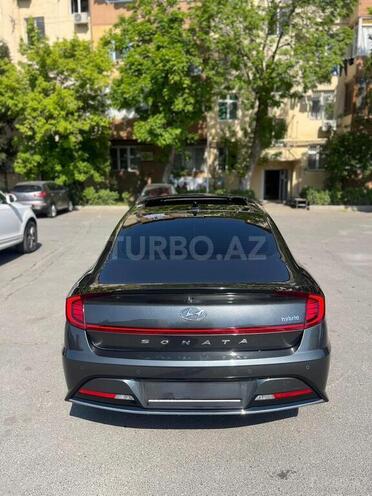 Hyundai Sonata-4