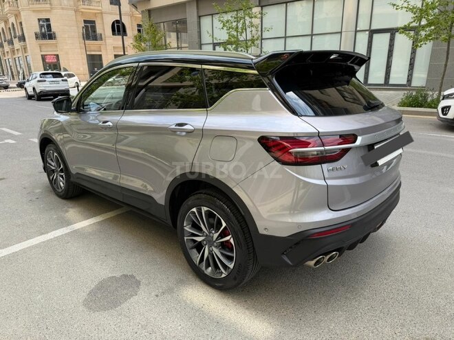 Geely Coolray-6