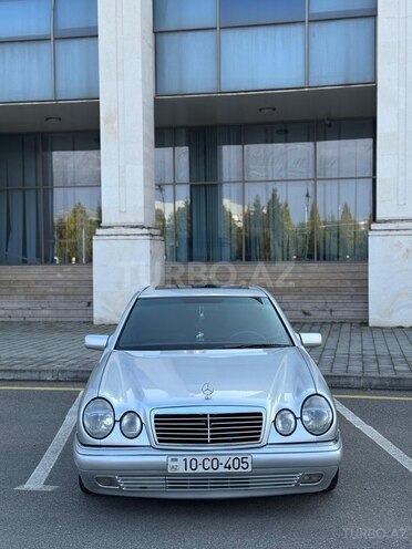 Mercedes E 280-8