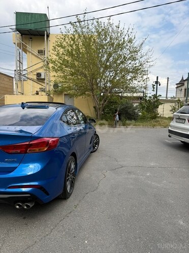 Hyundai Elantra-4