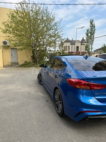 Hyundai Elantra-5