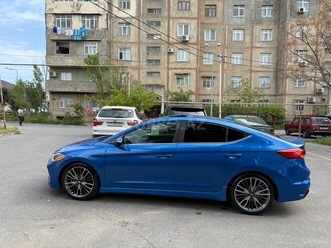 Hyundai Elantra-6