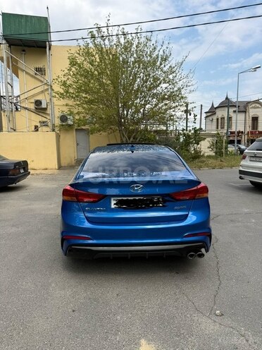 Hyundai Elantra-3
