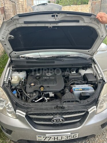 Kia Carens-2