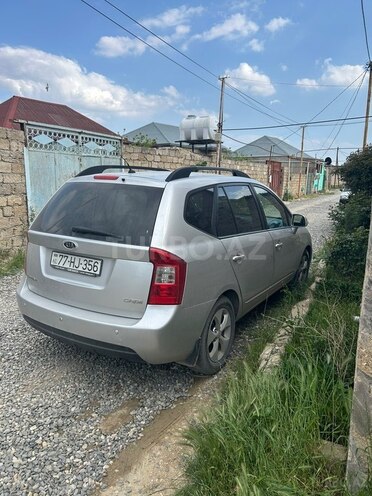Kia Carens-5