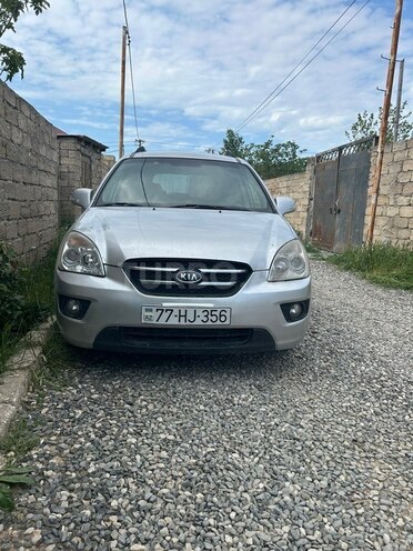 Kia Carens-1