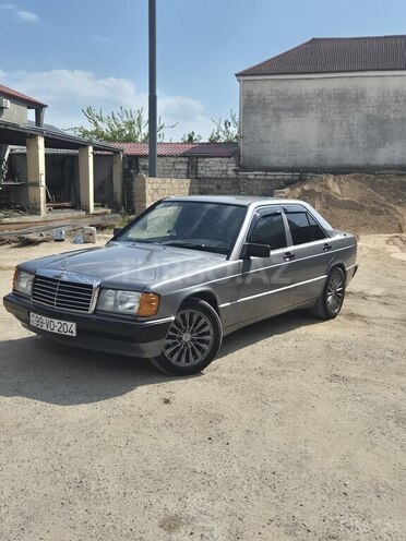 Mercedes 190-1
