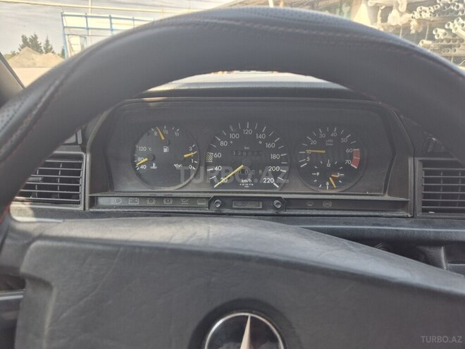 Mercedes 190-8