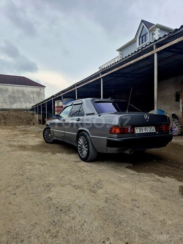 Mercedes 190-11