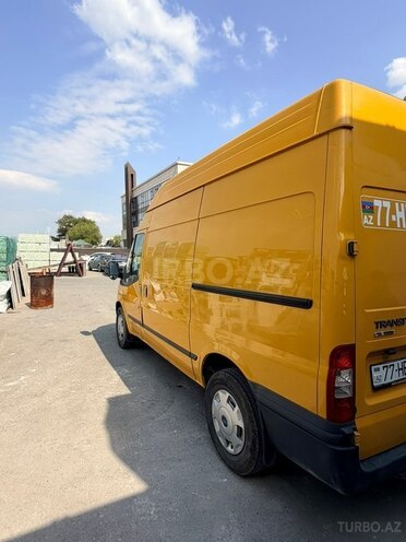 Ford Transit-5