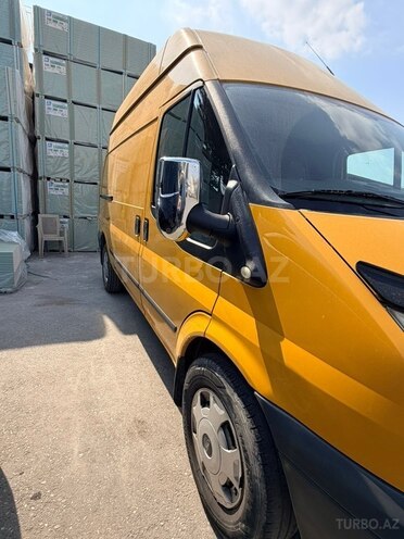 Ford Transit-4