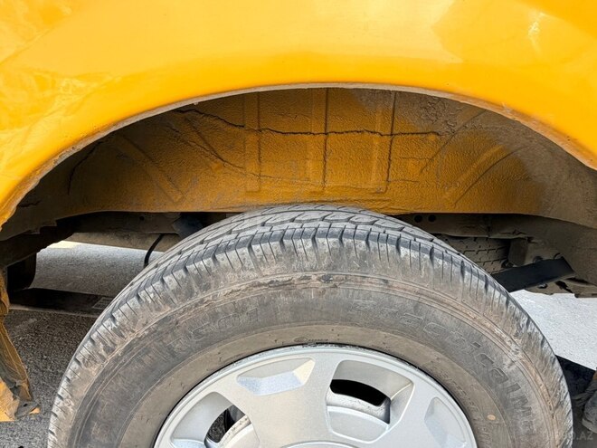 Ford Transit-13