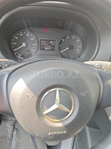 Mercedes Metris-5