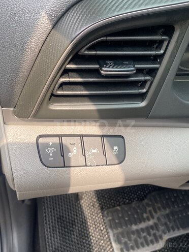 Hyundai Elantra-6