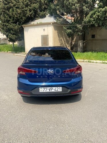 Hyundai Elantra-2