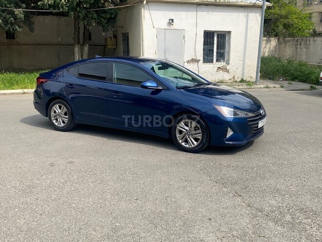 Hyundai Elantra-3