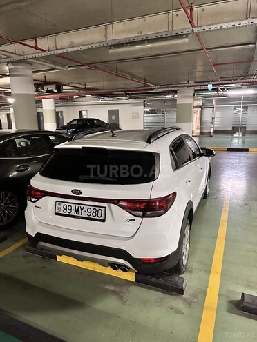 Kia Rio X-Line-2