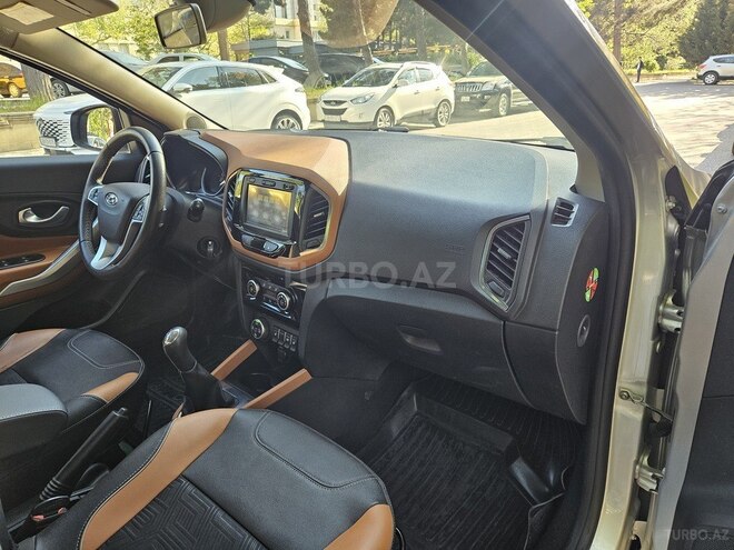 LADA (VAZ) XRAY-15