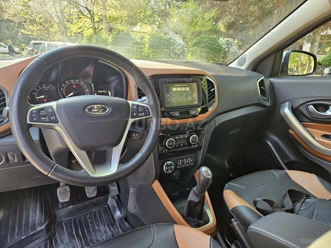 LADA (VAZ) XRAY-11