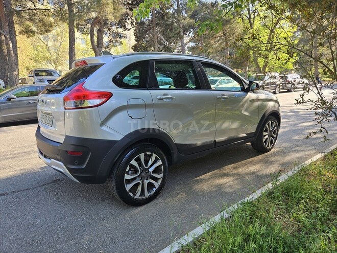 LADA (VAZ) XRAY-8