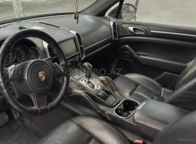 Porsche Cayenne-4