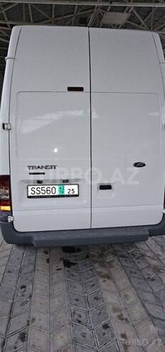 Ford Transit-4