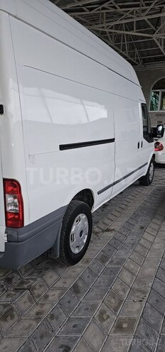 Ford Transit-5