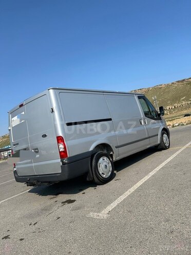 Ford Transit-5