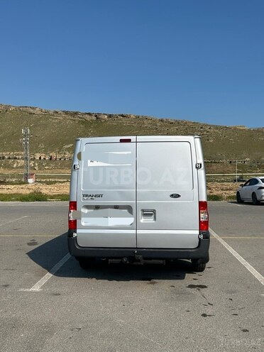 Ford Transit-3