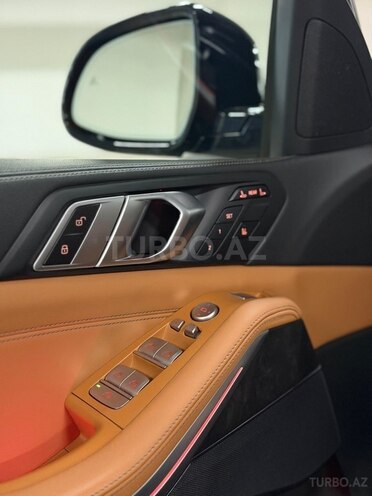BMW X7-9