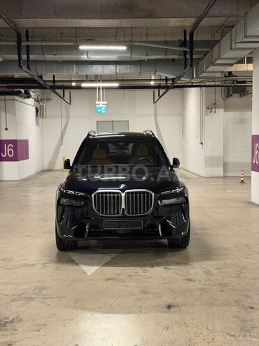BMW X7-4