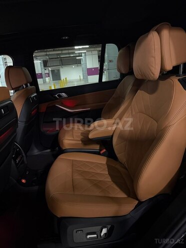 BMW X7-12