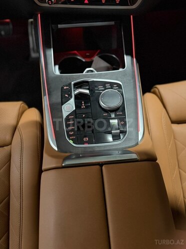 BMW X7-16