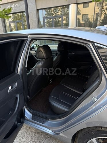 Hyundai Sonata-7