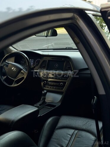 Hyundai Sonata-6