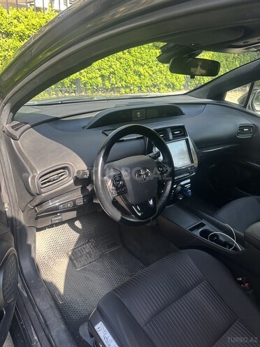 Toyota Prius-4