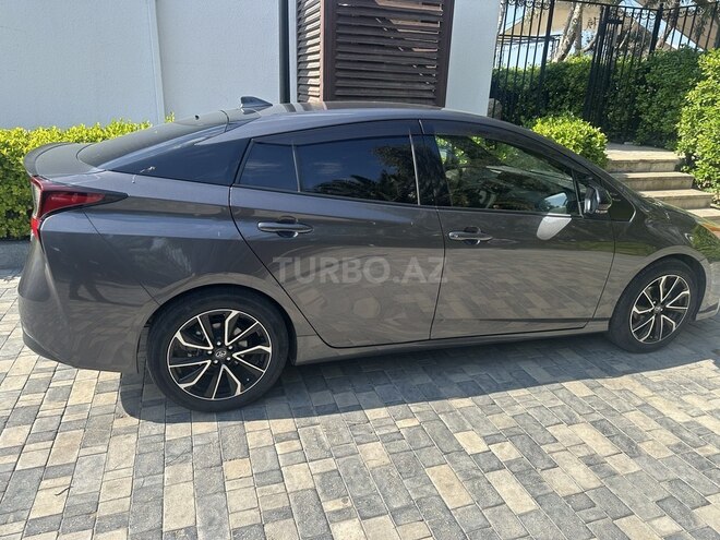 Toyota Prius-8