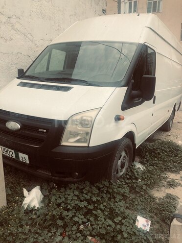 Ford Transit-3