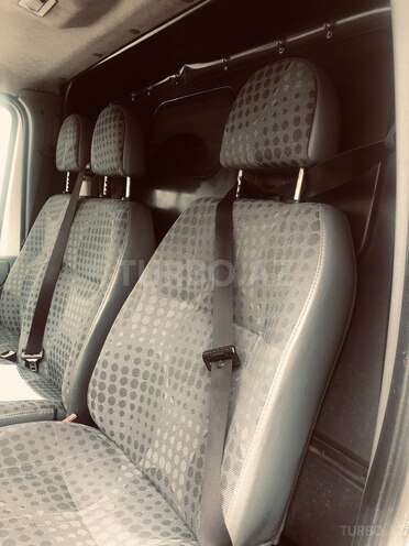 Ford Transit-5
