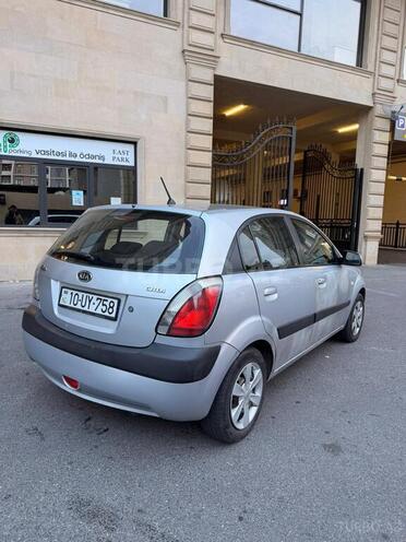 Kia Rio-5