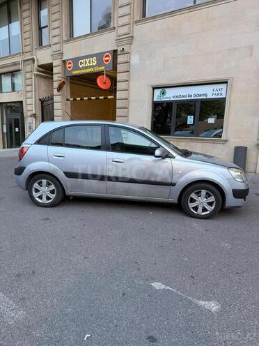Kia Rio-10