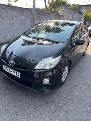 Toyota Prius-2