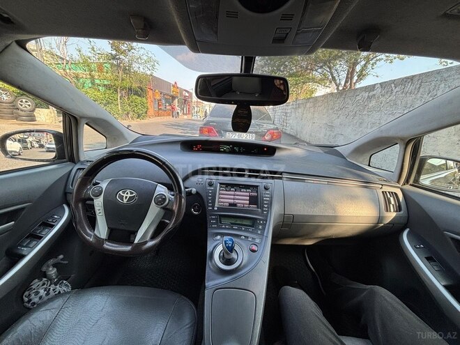 Toyota Prius-6