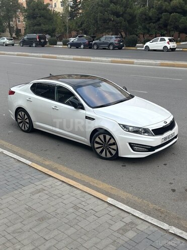 Kia K5-4