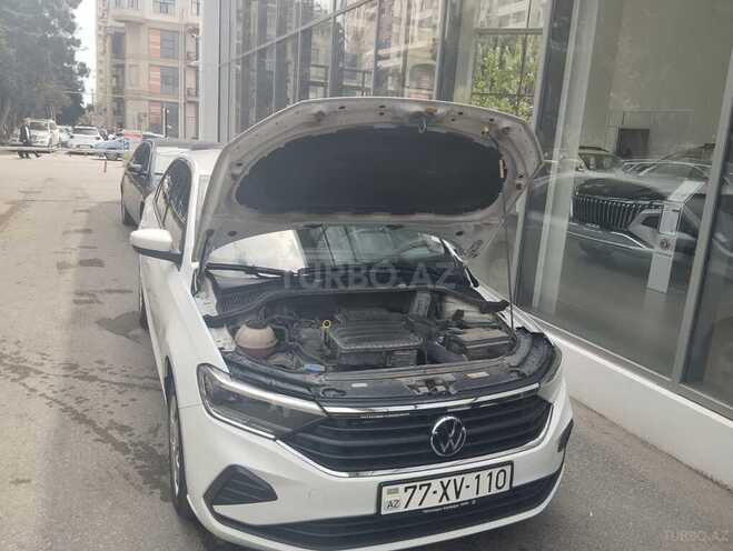 Volkswagen Polo-4