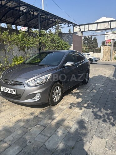 Hyundai Accent-4
